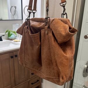 Chloe & Lex - Brown Leather Shoulder Bag